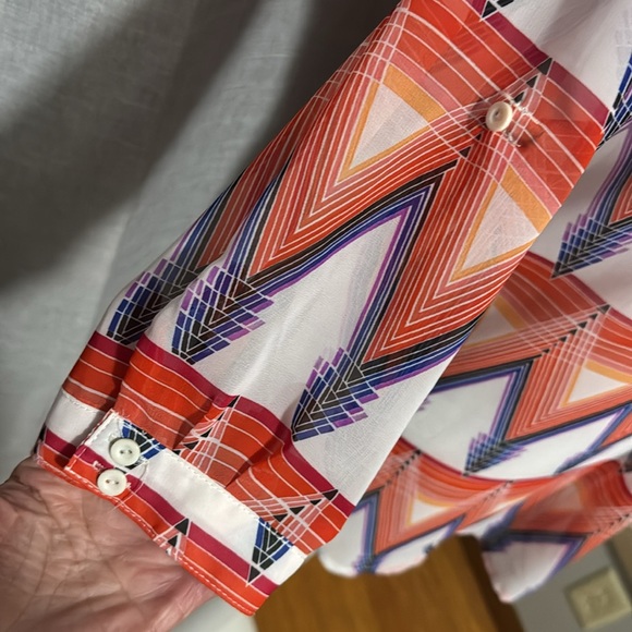 Boutique Style Blouse-3/4 Sleeve-V Neck Detail-Sz XS-PopOver Style-Polyester-EUC - Picture 6 of 14